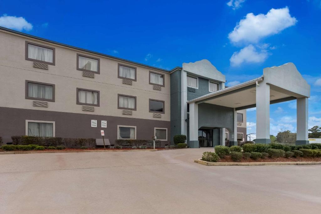 Pearl Hotel | Quality Inn & Suites Pearl-Jackson