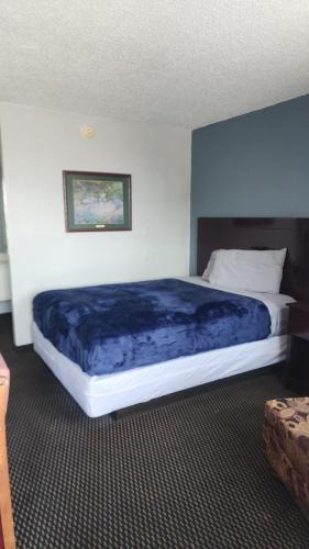 Amarillo Apartment | Queen Bed Hotel Room 125