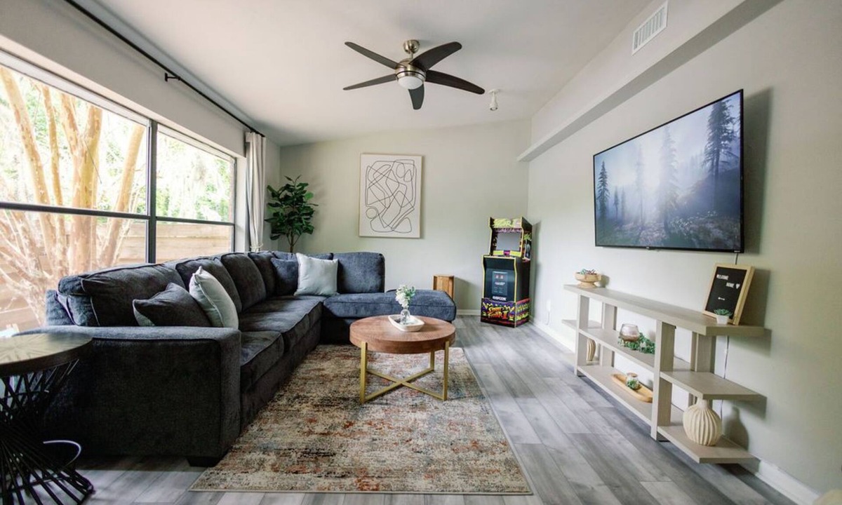 Gainesville House | Quiet 1-Story Townhome off I-75 by UF, Shands, VA, Celebration Pointe &Shopping!