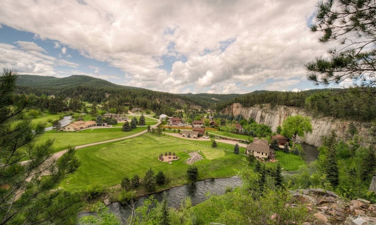 Rimrock House | Quiet Cabin on the Cliff + Hot Tub + Stunning Black Hills Views