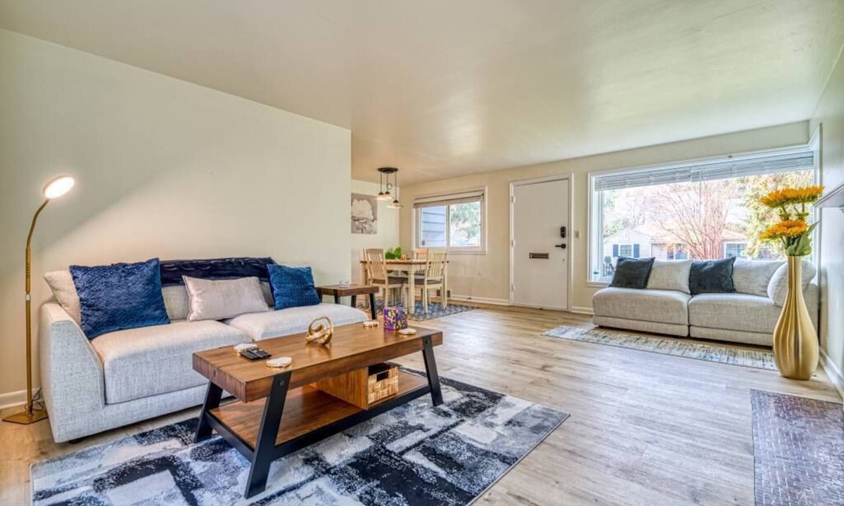 Wedgwood House | Rain & Rest Cozy Retreat in Wedgwood