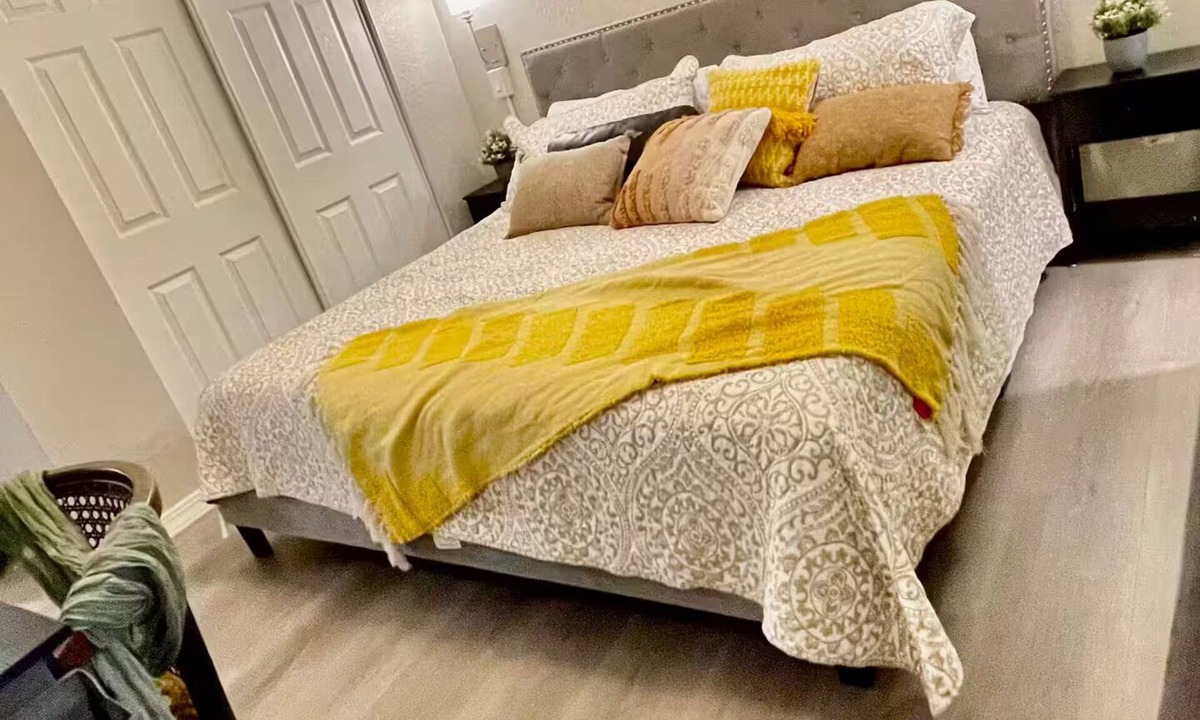 El Paso Apartment | Rare to Find Westside Cozy Apt. B ideal 4 guests