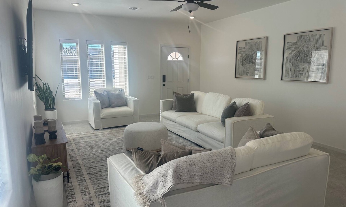Las Cruces House | Red Hawk Gold Course. Spacious 4-bedroom house in charming Las Cruces with AC