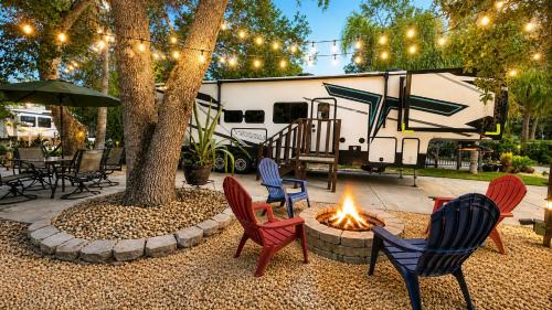 River Ranch Apartment | Red, White & Rodeo 2BR RV @ River Ranch 149