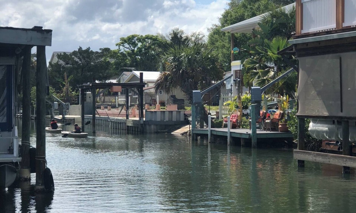 South Waterfront Park House | Reel Paradise Cottage- Canal Front- Bring your Boat to our 50’ Dock!