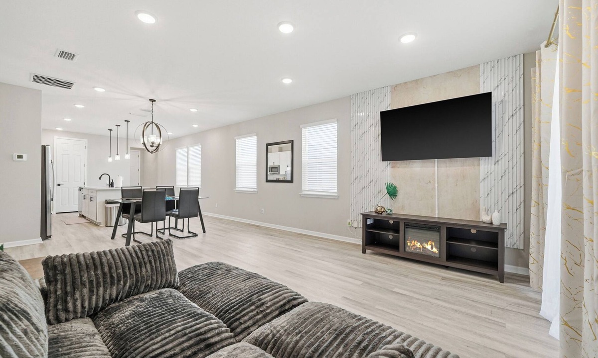 Jacksonville House | Relaxing 3BR Westside Home w/King Bed