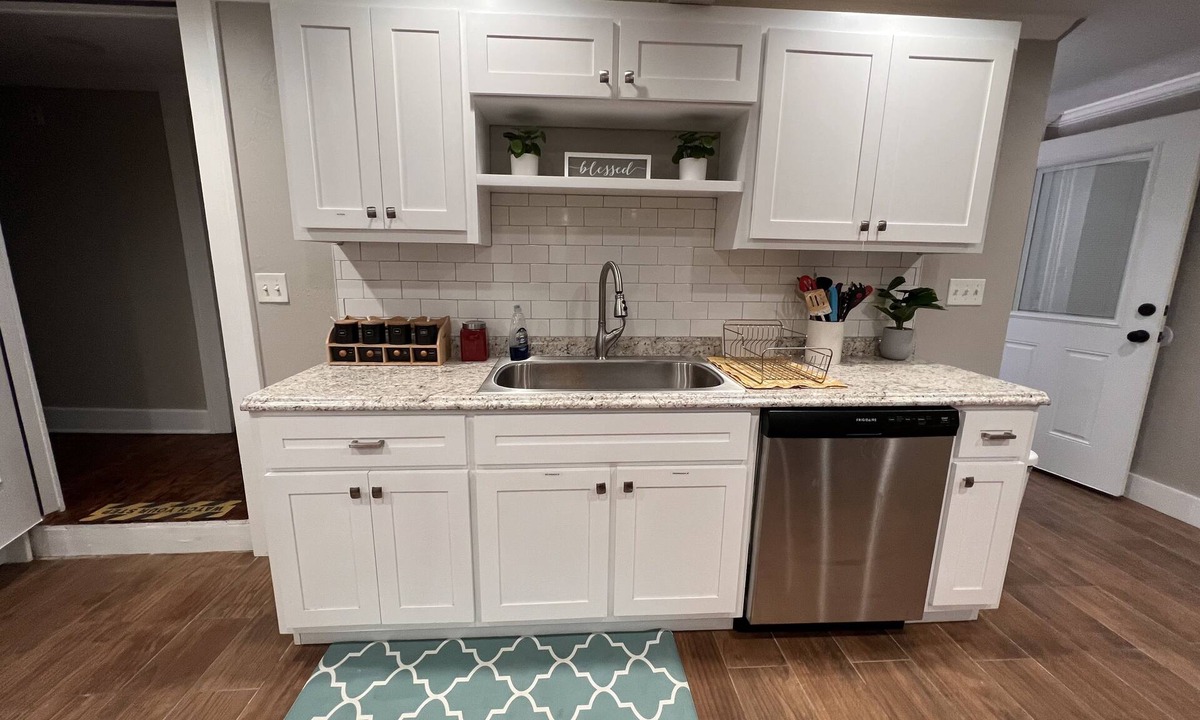 High Springs House | Remodeled and Convenient Downtown High Springs Retreat