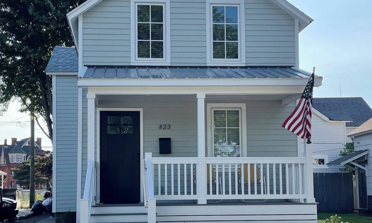 Port Huron House | Remodeled Downtown Cottage, close to St Clair River, McMorran, Convention Center