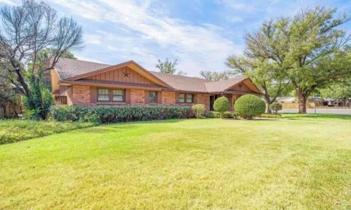 Lubbock House | Reserved Luxury