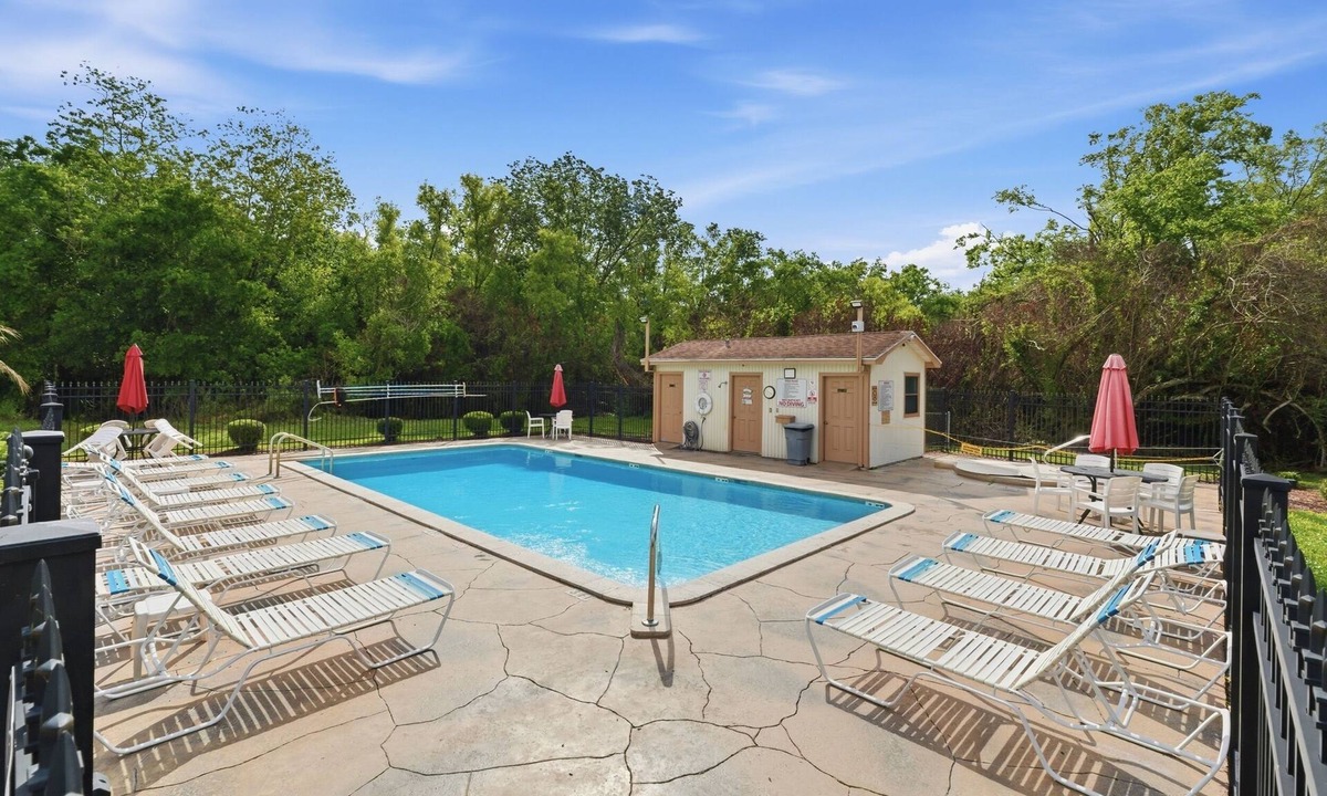 Nichols Condo | Rest, Relaxation and Fun - Beautiful 2 Bedroom, 2 Bath Condo with Pool