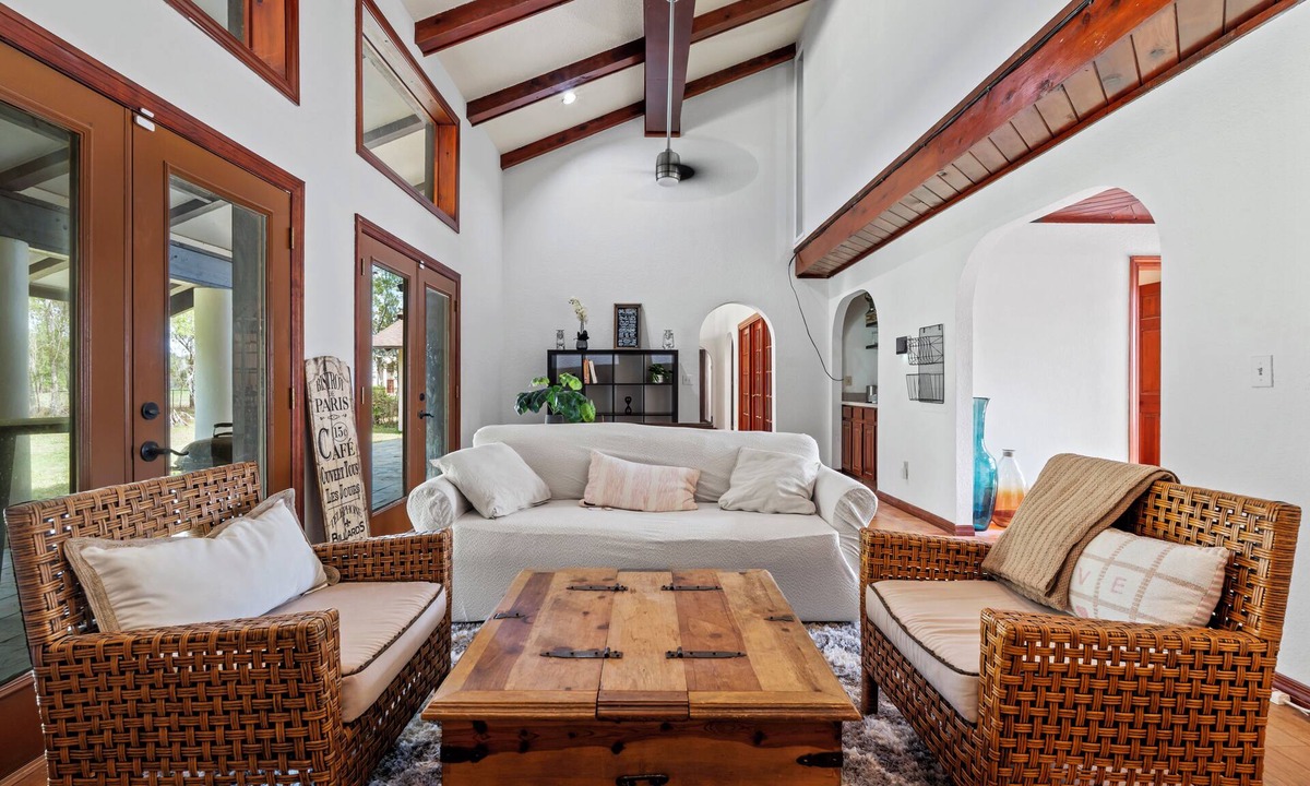 Seffner House | Retreat Style 6BR Home for Families & Groups