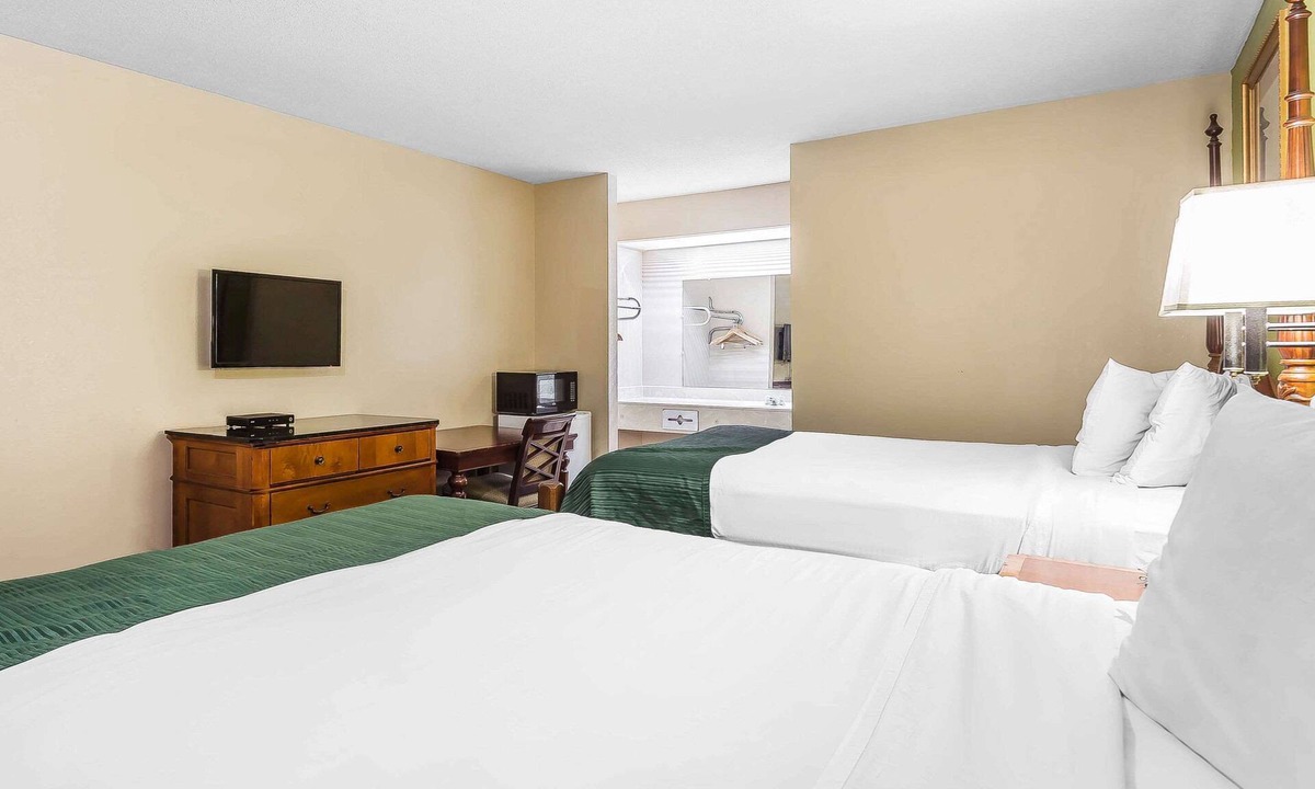 Gracewood Hotel | Rodeway Inn Augusta South
