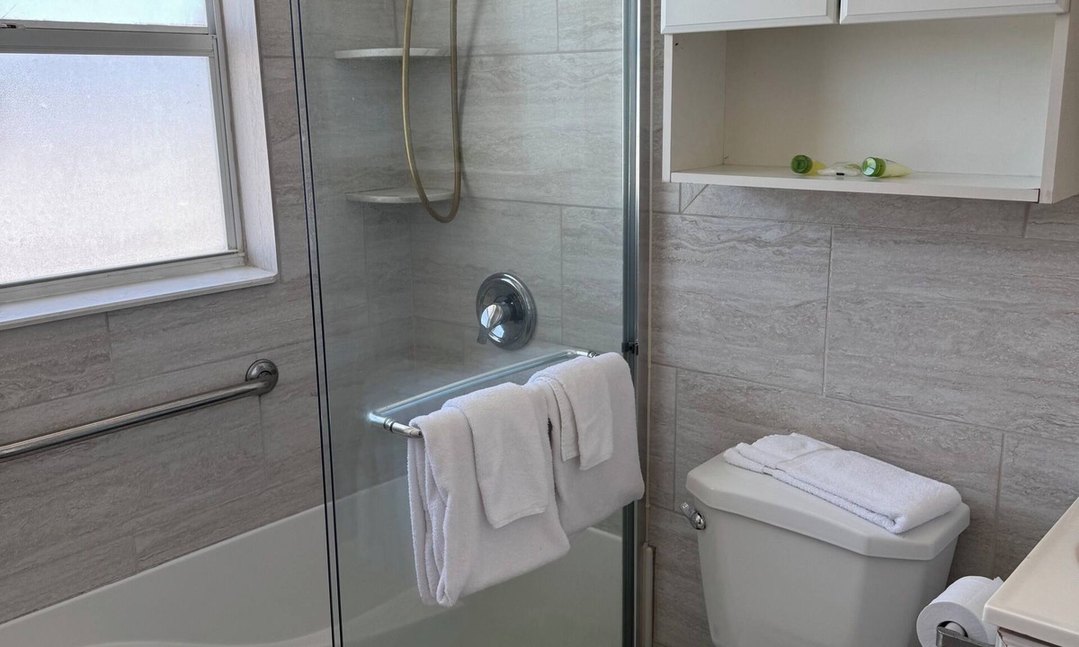 South Peninsula Historic District Apartment | Room 21-Studio-Second Floor-Sleeps 2
