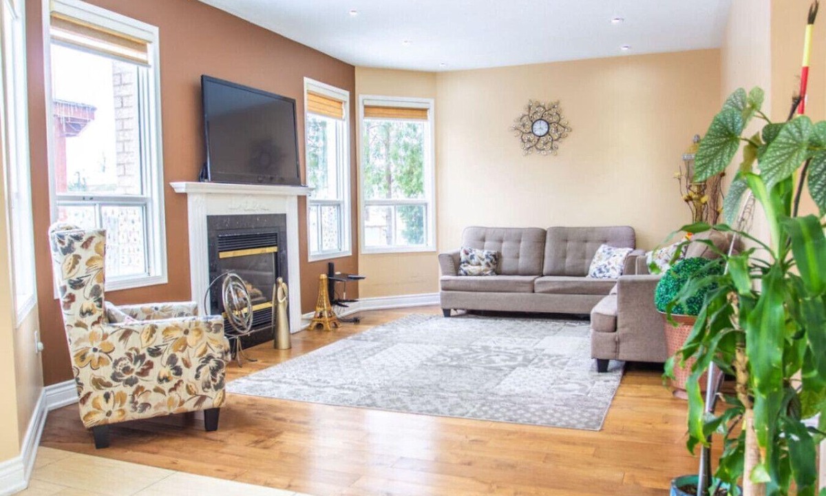 Brampton House | Royal Luxury | Central Home w/Gazebo | By Toronto