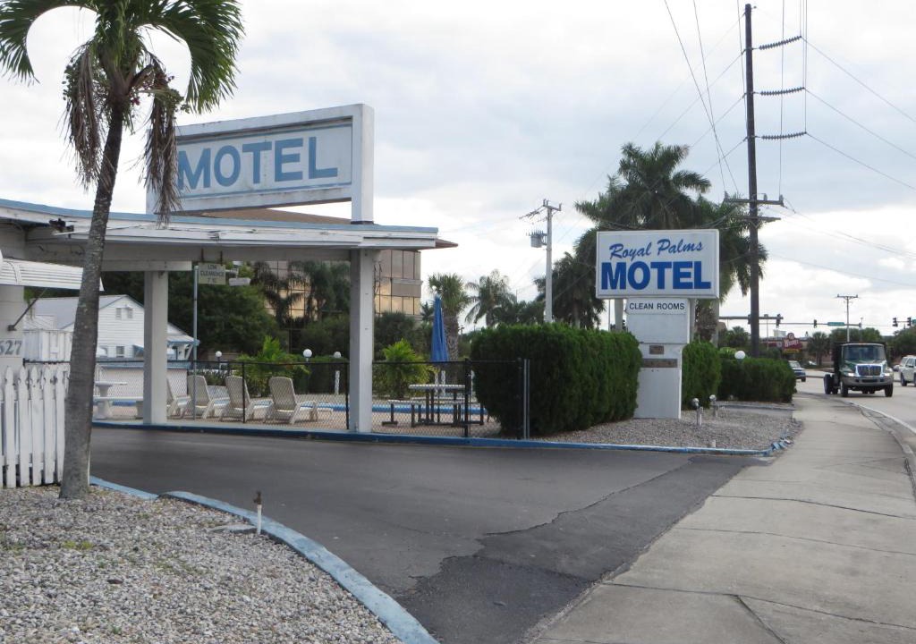 Stuart Hotel | Royal Palms Motel