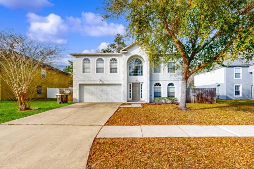 Northside House | Royal Retreat with enclosed yard and screened in back patio