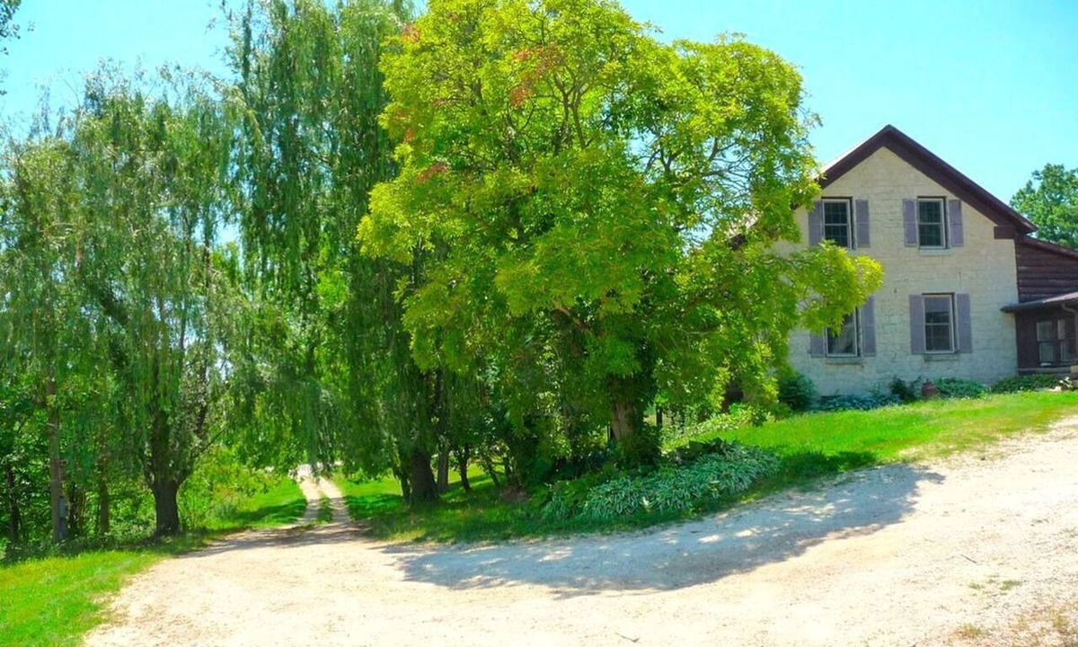 Littleport House | Rustic 1850s Cottage Rental on 10-Acres near Wyalusing State Park, Iowa