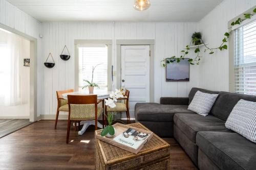 Salinas Apartment | Rustic and Cozy APT with All Amenities near Monterey