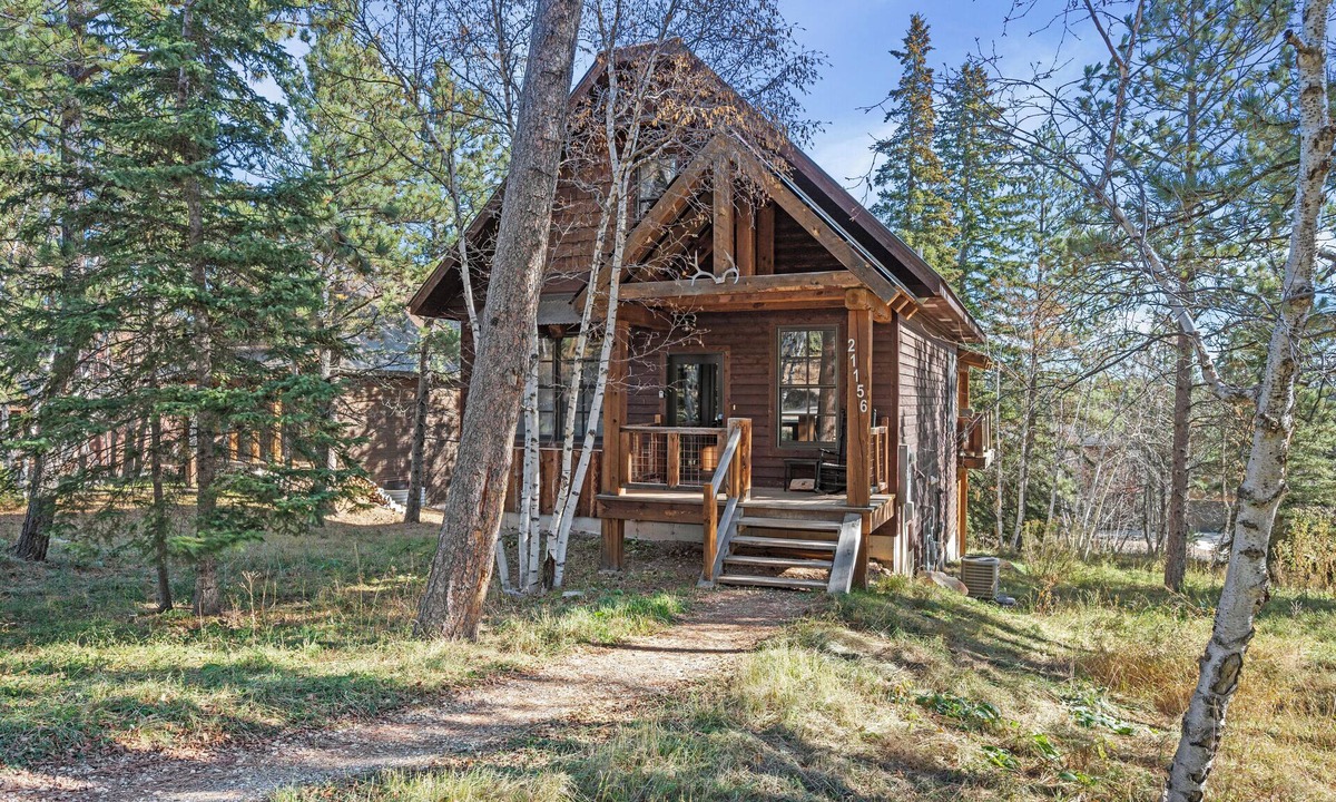 Deadwood Cabin | Rustic cabin in the Black Hills with heated pool and hot tub, Pet Friendly!