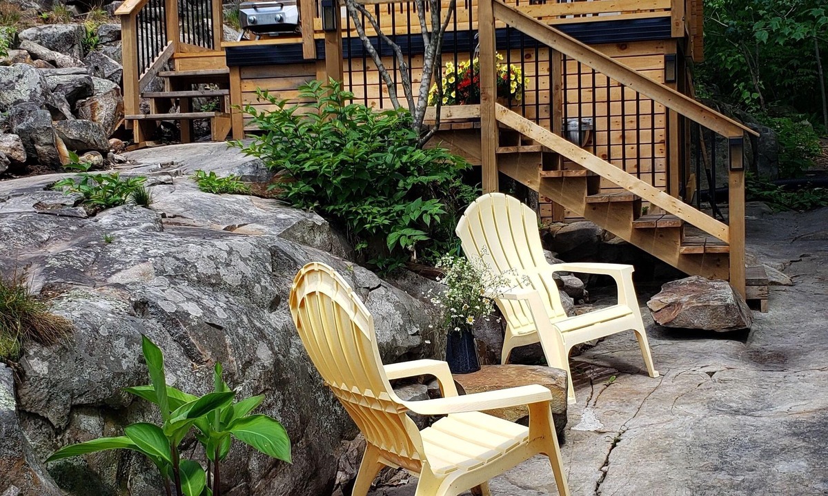 Blind River Cabin | Rustic retreat ( water access only) 12 min North of Blind River