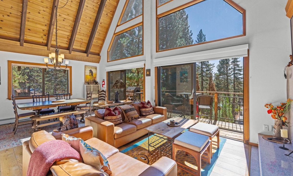 Brockway House | Rustic Ridge Retreat, 5 min to Kings beach