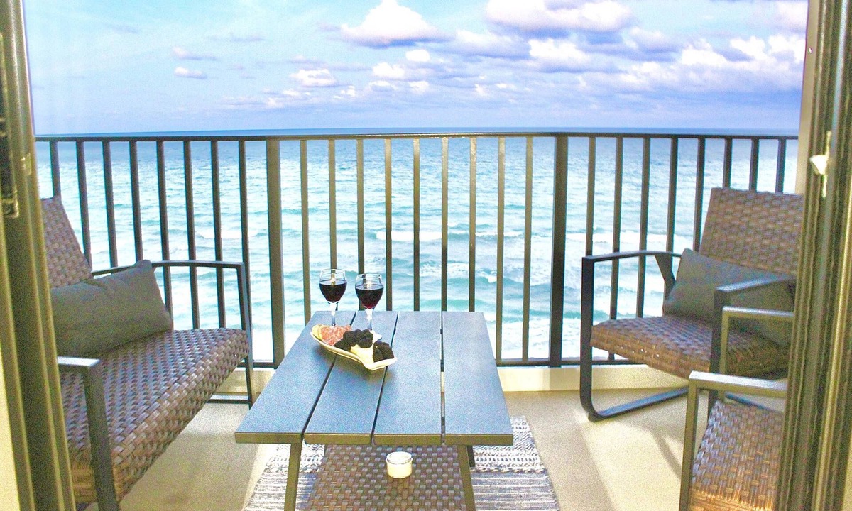 Hutchinson Island South Condo | Sand Dollar Shores 7th Floor Oceanfront Condo