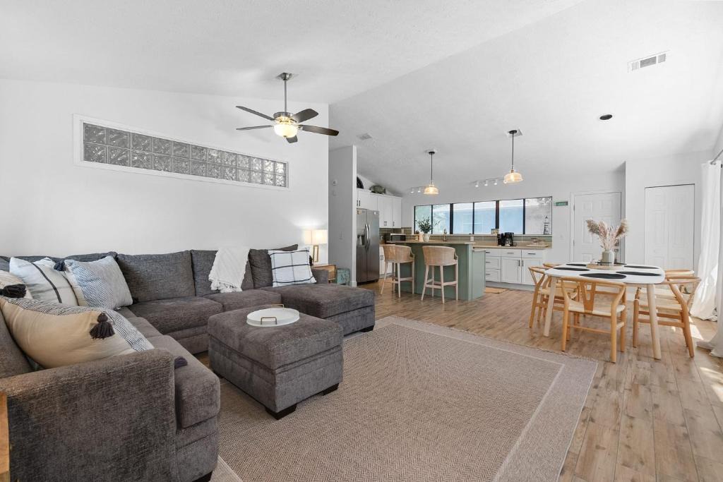 Vilano Beach Apartment | Sandpiper Cottage- Walk to Beach and Pier