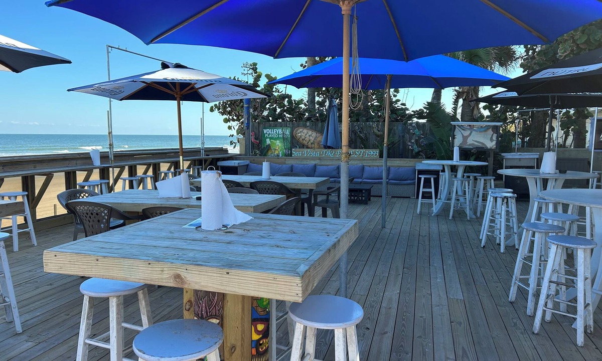 New Smyrna Beach Hotel | Sea Vista Resort And Tiki Bar