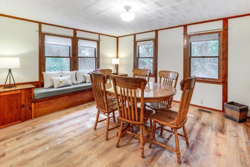 Crown Point House | Secluded Crown Point Haven Near Golfing & Parks!