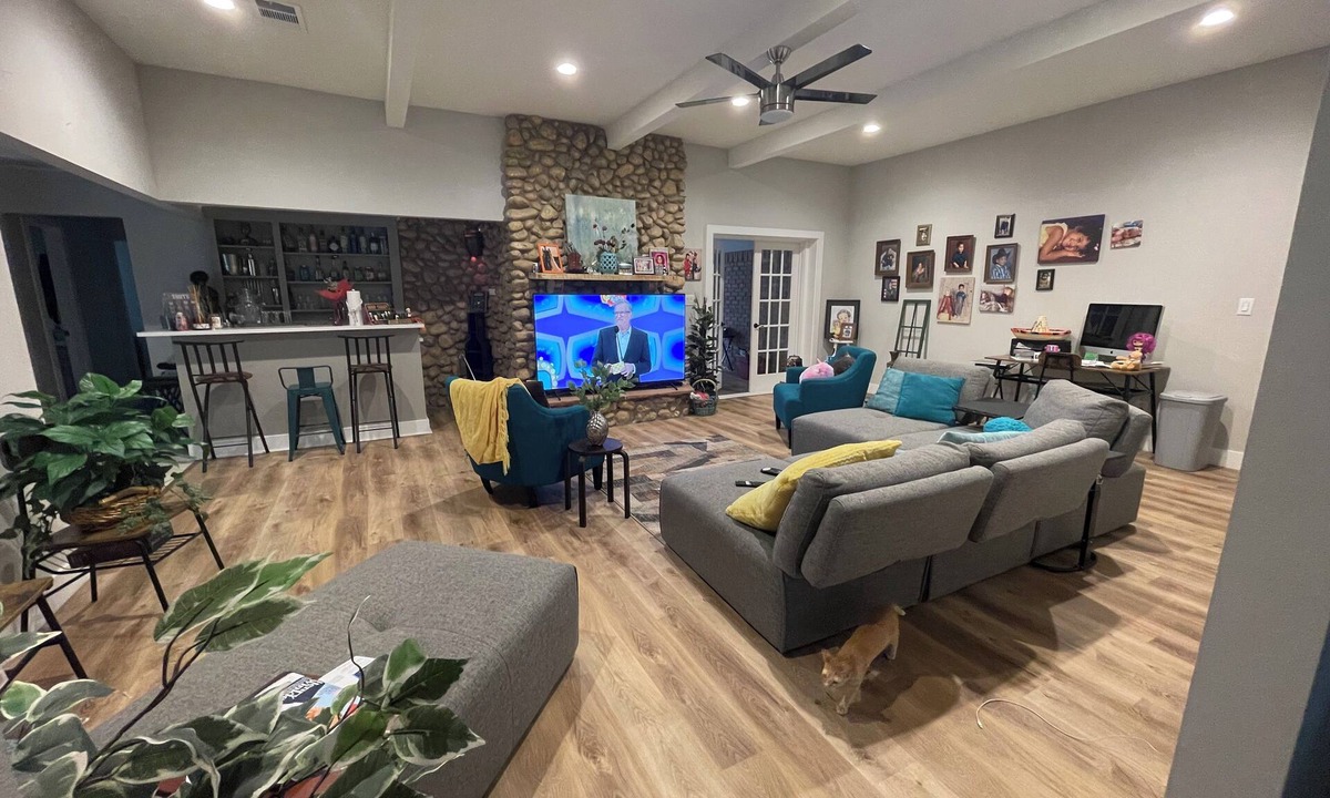 North Arlington House | Serene 4-bedroom house in the charming Arlington Entertainment District.