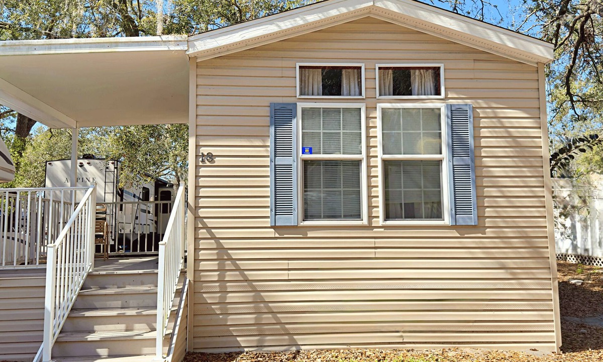 Seffner House | Serenity Cabin – Your Cozy Retreat Near Tampa