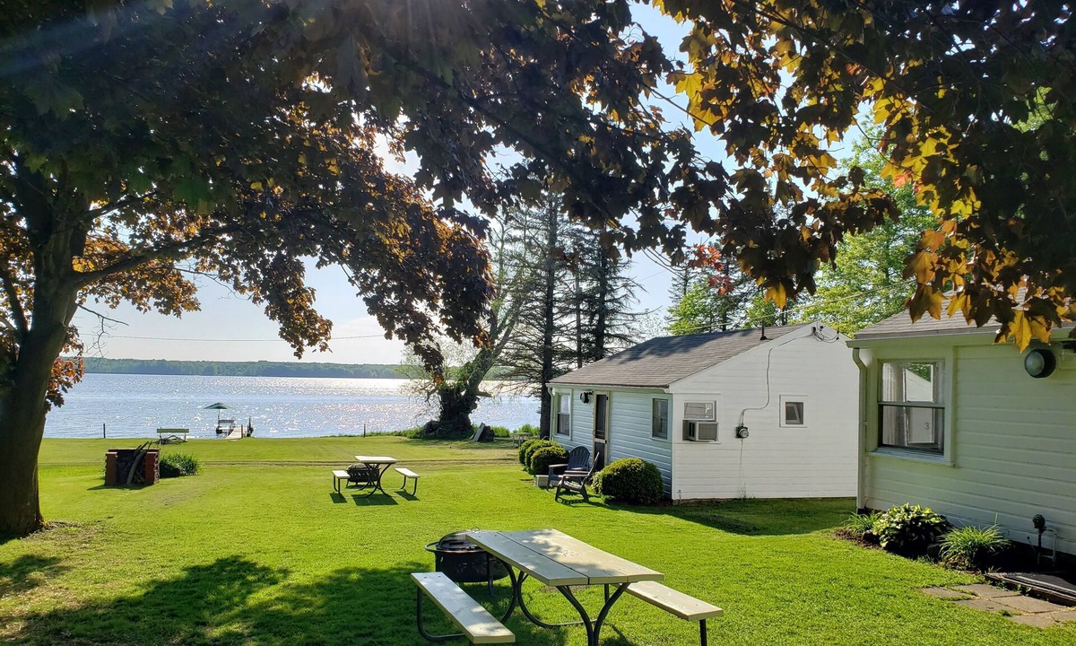 Pymatuning Central House | SHORE HAVEN COTTAGES (#1 and #3)
