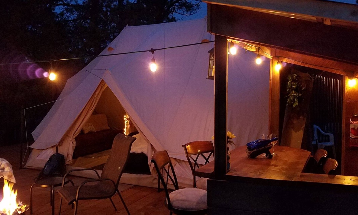 Hot Springs RV Rental | Sibley Bell Tent 2 @EvansCliff, Hot Tub! Beautiful Canyon High-rise deck