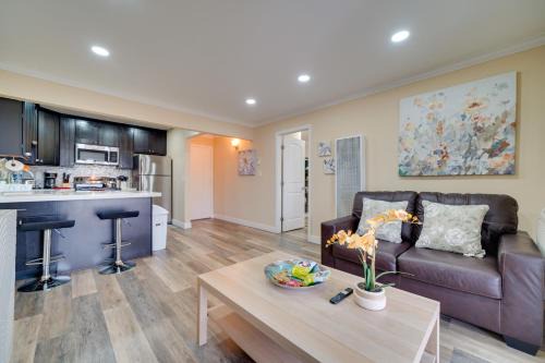 Pleasanton House | Sip, Golf & Explore: Pleasanton Retreat!
