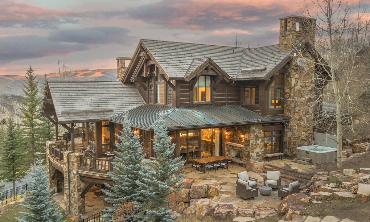 Edwards House | Ski-In Elegance in Arrowhead | High Road