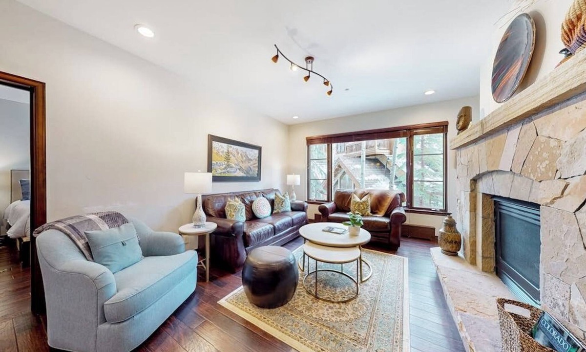 Edwards Condo | Ski in/out mountain getaway with pool, hot tub, & balcony - steps to the slopes