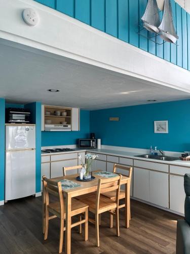 Cedar Key Apartment | Sky Blue 321
