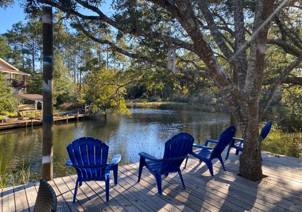 Florida Panhandle House | Sleeps 6 - Water Front Home Close to the Beach and Downtown and Pensacola