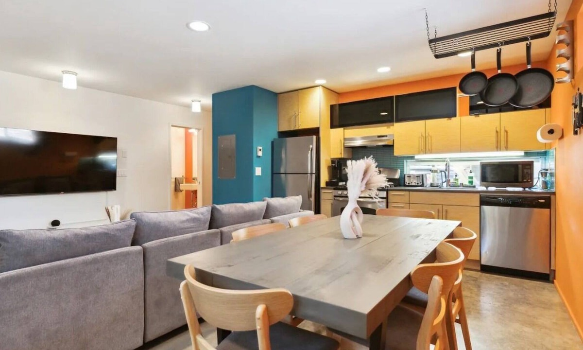 Mount Baker House | Smart Minimal 3b/2.5b House w Parking