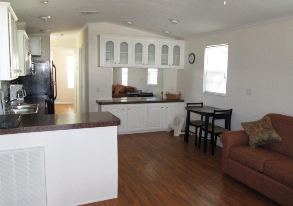 Eustis Resort | Southern Palms Park Model 6