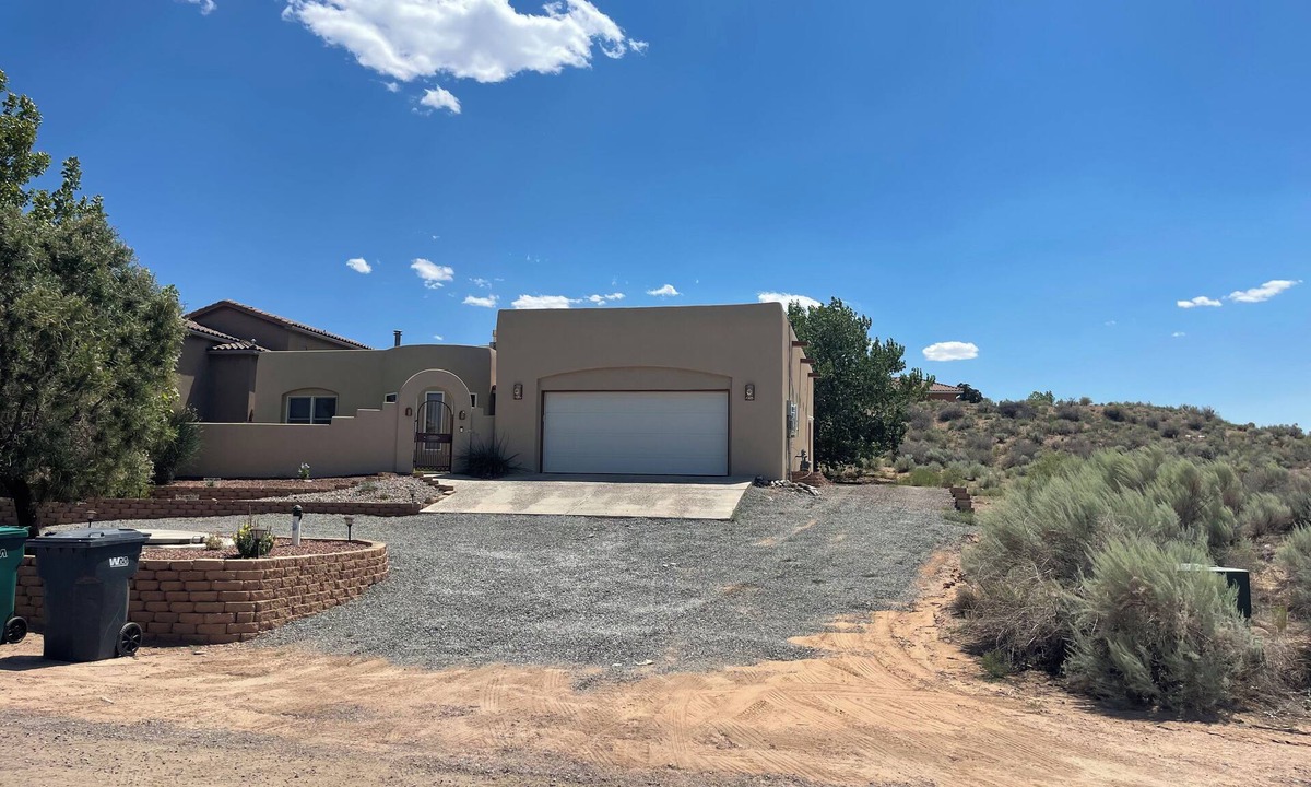 Rio Rancho House | Southwest Cozy 3-bedroom house in charming Rio Rancho with AC, WiFi