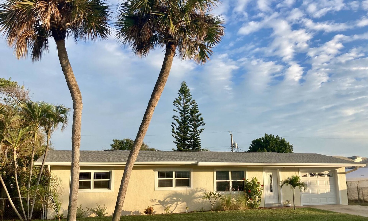 The Cloisters House | Space Coast 3/2 Beach House - Five minutes to the beach