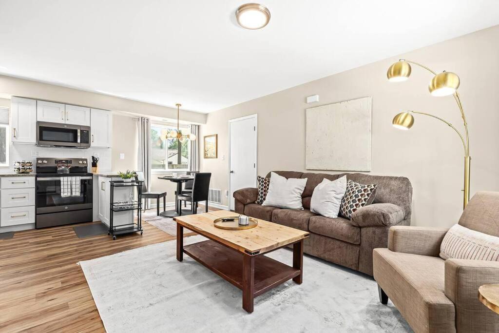Roseville Apartment | Spacious 1BR Flat, Workspace, King Bed