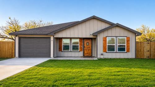 San Angelo House | Spacious 2-BR near Downtown & Concho River