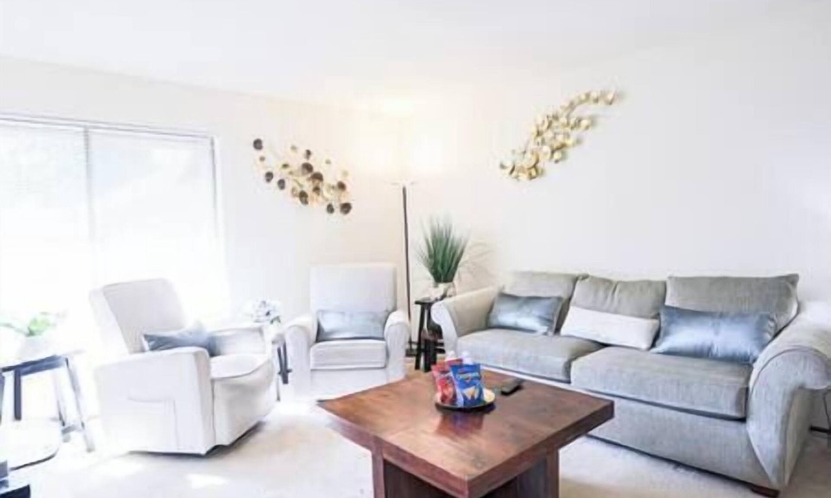 Sunnyvale House | Spacious 3+1 BR/2B House Sunnyvale Community Park