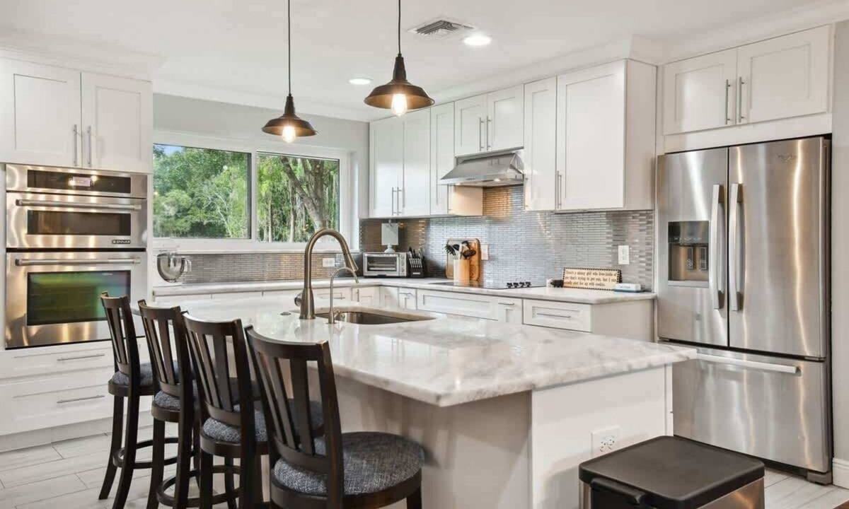 Lutz House | Spacious 4 Bedroom Entire Home, Tampa, Fire Pit