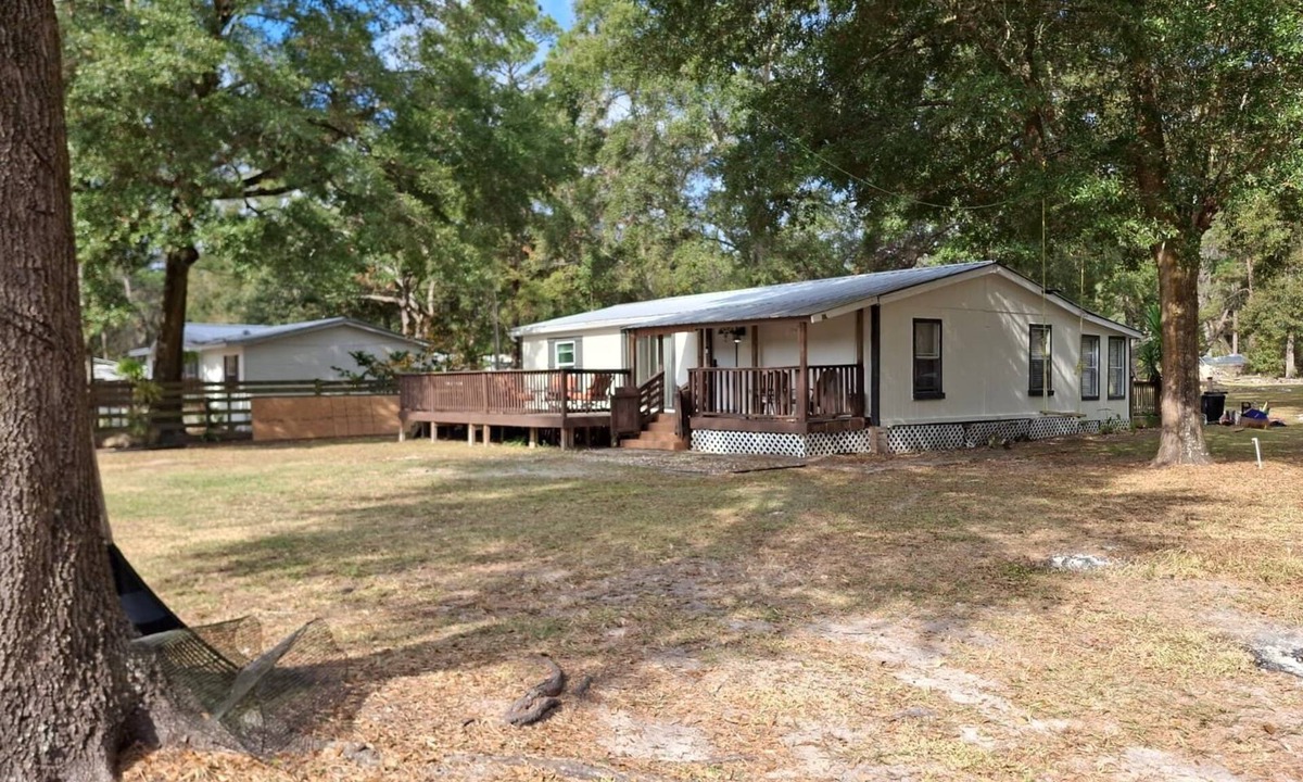 Fellowship House | Spacious 4-bedroom mobile home 7 min away from WEC, minutes from Downtown & hits