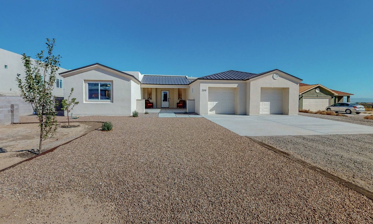 Rio Rancho House | Spacious 4BR/3BA-31 night minimum-Sleeps up to 8-2 Car Garage included