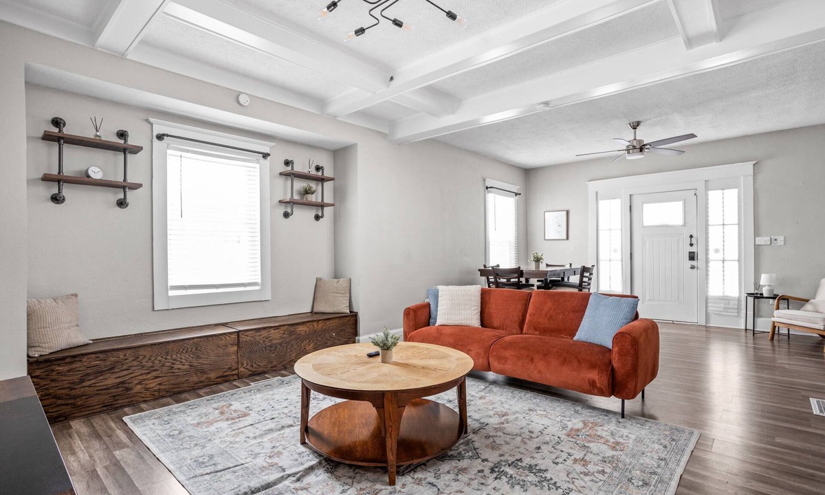 Near Eastside House | Spacious 4BR Bungalow with Arcade