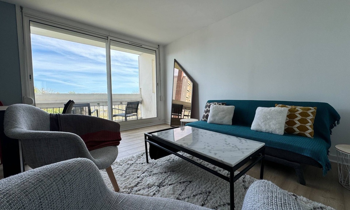 La Pierre Heuze North Apartment | Spacious and comfortable 95 m² apartment